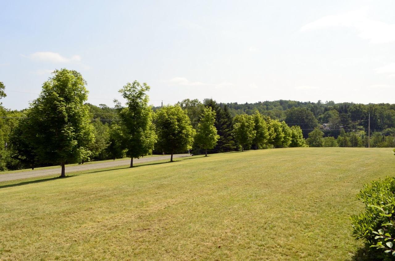 Still Point Lodge *